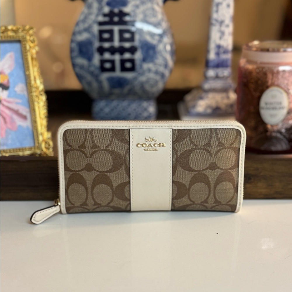 🤍🤎 COACH SIGNATURE COATED CANVAD AND LEATHER WALLET!